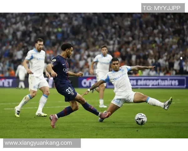 斯特拉斯与尼斯的精彩对决揭示法甲新赛季的激烈竞争与球队实力较量